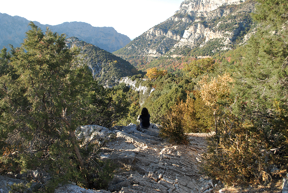 fille gorges du verdon automne