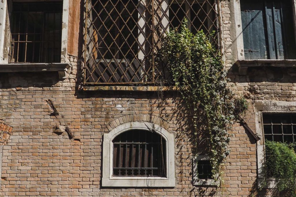 venise facade brique